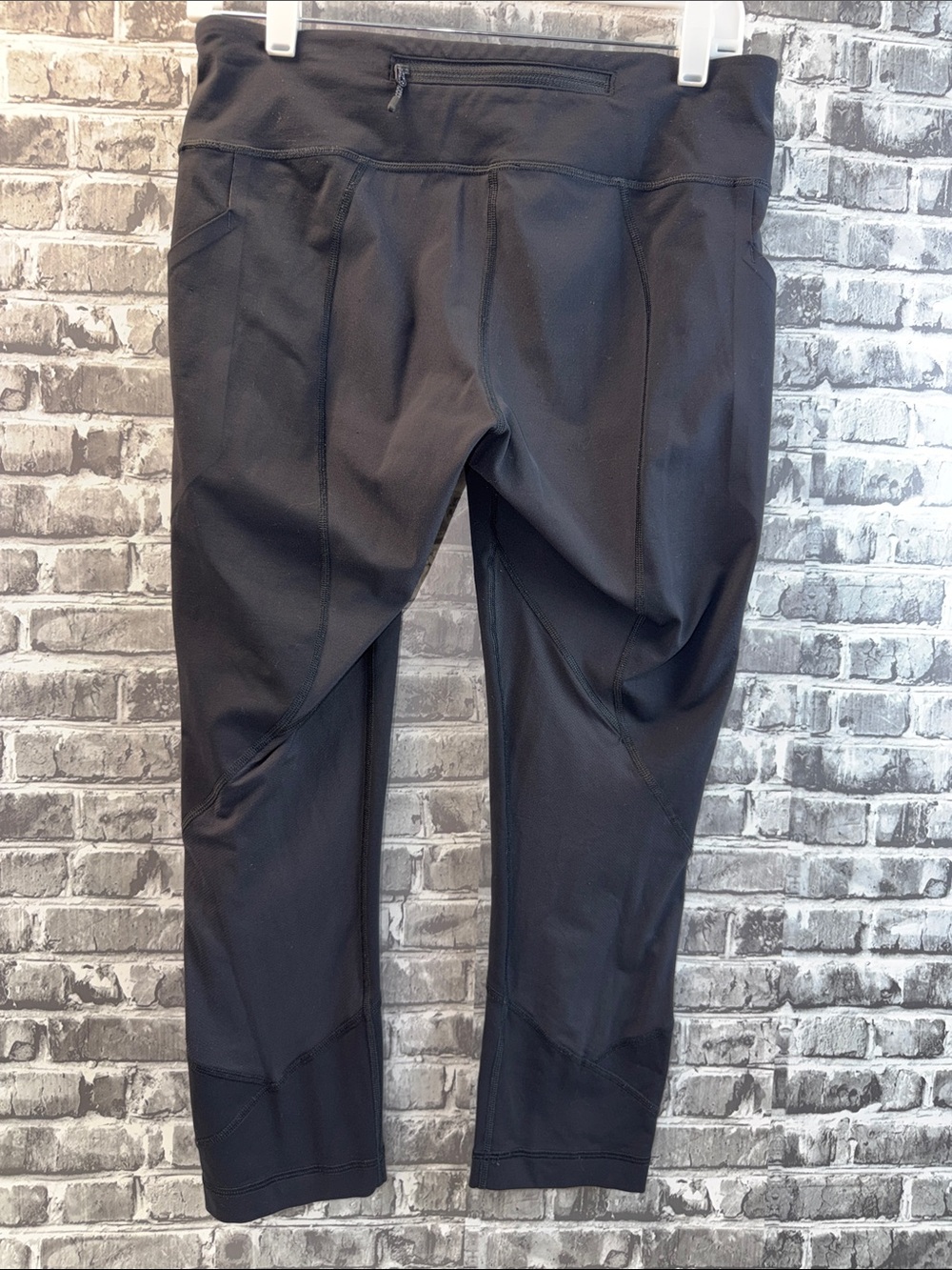 lululemon athletica Black Capri Leggings with Side Pockets - Picture 3 of 8